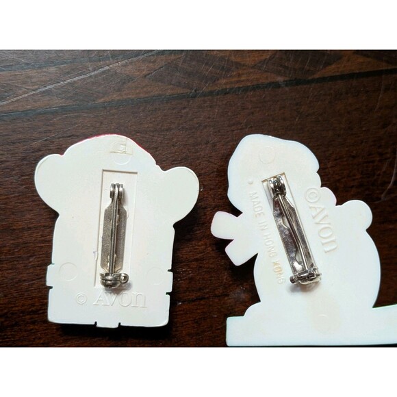 Vintage Avon Christmas Pins Lot - Mouse Present & Snowman Skis Holiday Brooches - Picture 2 of 2
